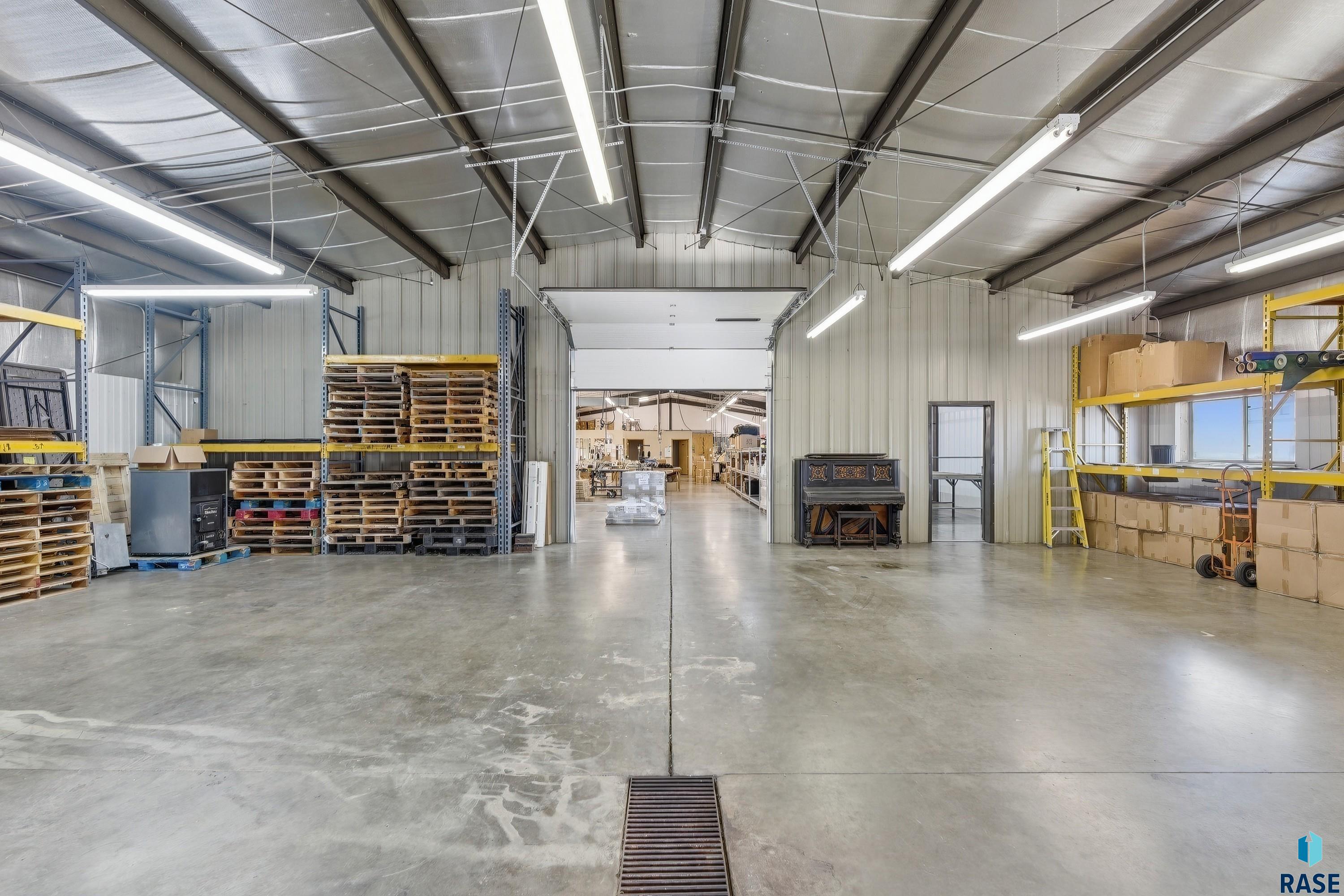 Tyndall, South Dakota 57066, United States, ,Commercial,Active,247587