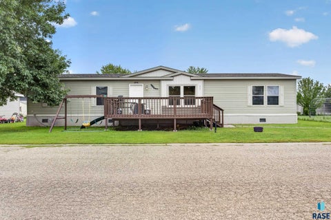 Mobile Home For Sale - 809 S Mckinley Street<br/> Lennox, SD 57039
