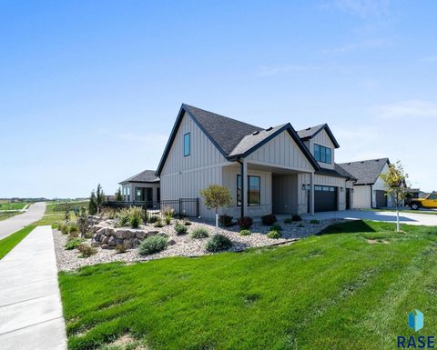 Photo of 5921 E Rush St, Sioux Falls, SD 57110 (MLS # 22507221)