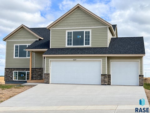 Homes For Sale - 2604 S Copper Creek Avenue<br/> Sioux Falls, SD 57110