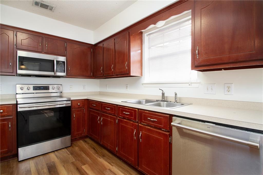 Semmes, Alabama 36575, United States, 3 Bedrooms Bedrooms, ,2 BathroomsBathrooms,Residential,Pending,118953