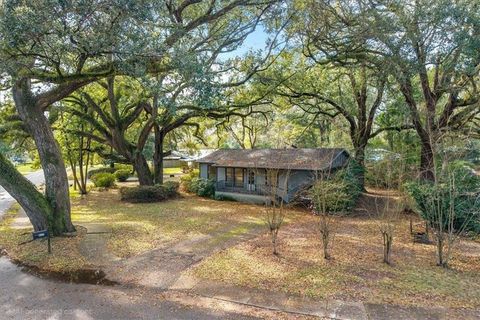Photo of 907 Dauphine Circle, Daphne, AL 36526 (MLS # 7727511)