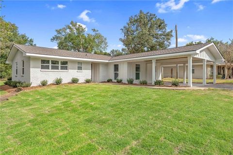 Photo of 324 Hilltop Drive, Gulf Shores, AL 36542 (MLS # 7672225) Photo of 324 Hilltop Drive, Gulf Shores, AL 36542 (MLS # 7672225)