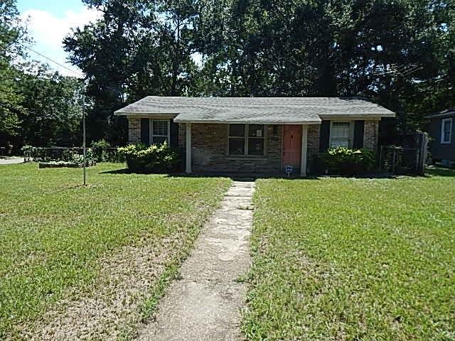 2301 Mcvay Drive N - Photo 2