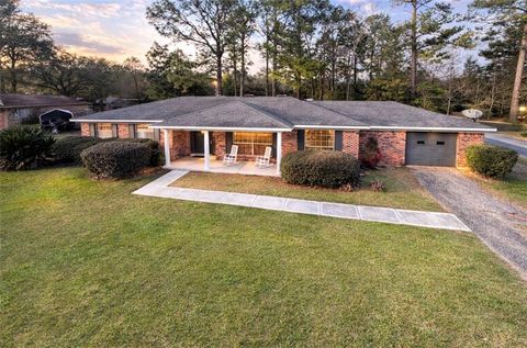 Photo of 404 Audubon Drive S, Satsuma, AL 36572 (MLS # 7724967)