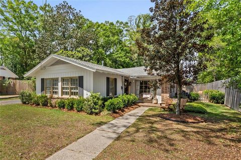 Photo of 504 W Barksdale Drive, Mobile, AL 36606 (MLS # 7746449)