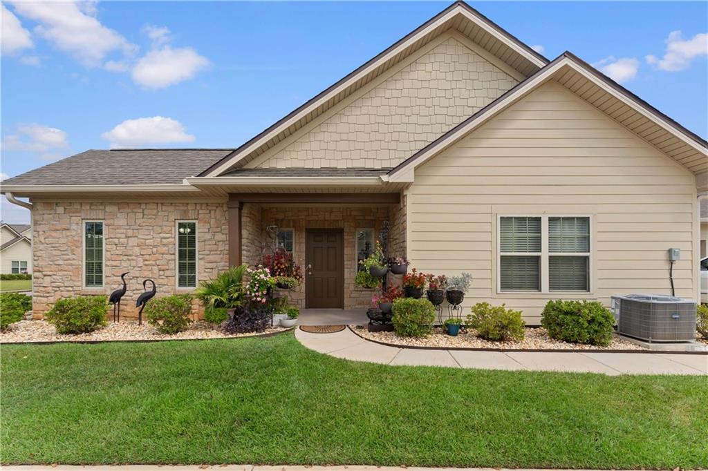 Photo 1 of 31 — 903 Holmes Avenue 903, Foley, AL 36535