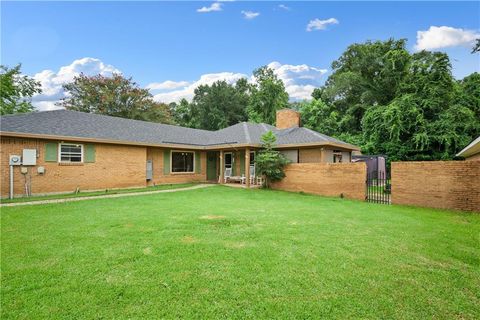 Photo of 4030 Hillcrest Lane W, Mobile, AL 36693 (MLS # 7621444)