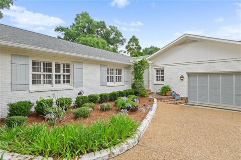 Photo of 13 Wimbledon Drive E, Mobile, AL 36608 (MLS # 7778353)