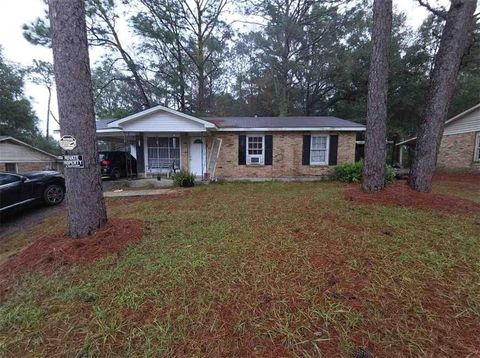 Photo of 616 Masterson Avenue, Chickasaw, AL 36611 (MLS # 7726203)