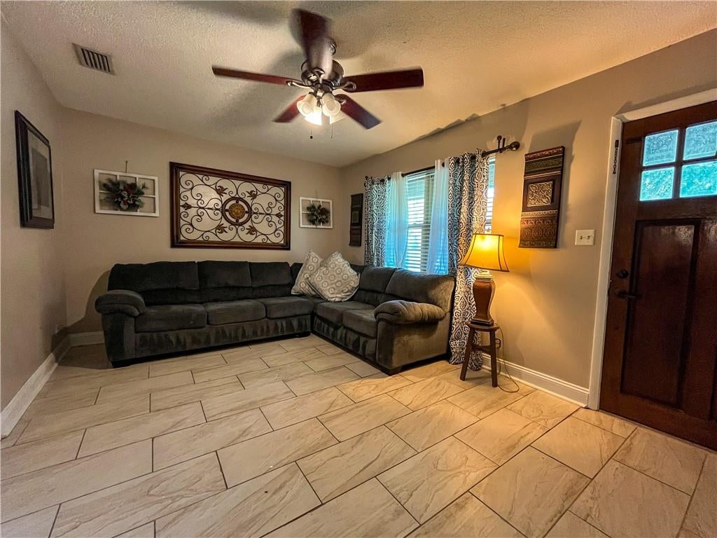 1031 Martha Alleyn Drive - Photo 3