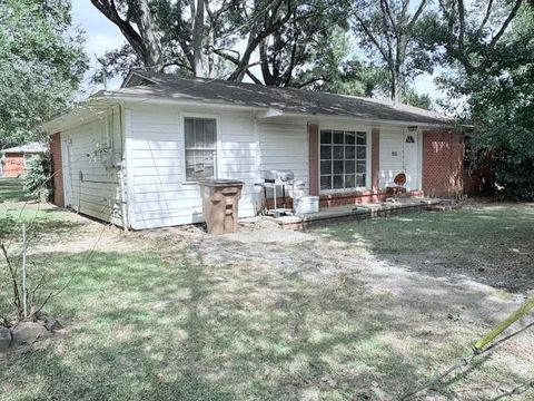 Photo of 910 Gulf Terra Court, Mobile, AL 36605 (MLS # 7660154)