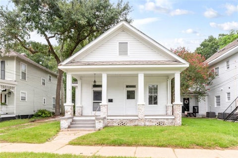 Photo of 10 Reed Avenue S, Mobile, AL 36604 (MLS # 7815656)