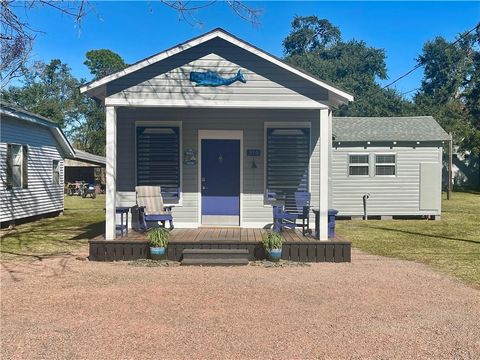 Photo of 910 Cadillac Avenue, Dauphin Island, AL 36528 (MLS # 7705979)