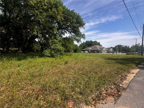Photo of 713 Oak Circle Drive E, Mobile, AL 36609 (MLS # 7576674)