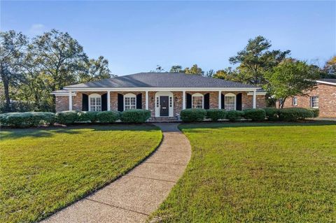 Photo of 301 Indian Creek Drive, Mobile, AL 36607 (MLS # 7697656)