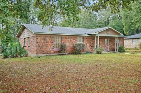 Photo of 1701 Phillips Lane, Mobile, AL 36618 (MLS # 7690562)