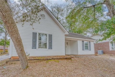 Photo of 1724 Sandalwood Drive, Mobile, AL 36618 (MLS # 7721319)