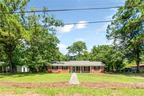 Photo of 2204 Weaver Road, Mobile, AL 36605 (MLS # 7638739) Photo of 2204 Weaver Road, Mobile, AL 36605 (MLS # 7638739)