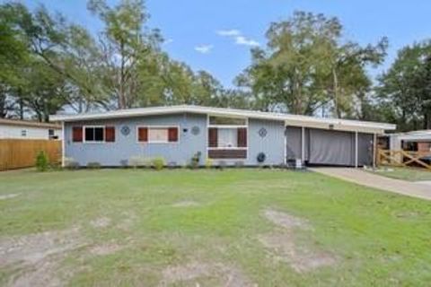 Photo of 2004 Beau Terra Drive W, Mobile, AL 36618 (MLS # 7708190)