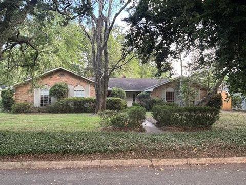 Photo of 3729 Claridge Road S, Mobile, AL 36608 (MLS # 7770718)