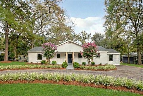 Photo of 421 Mcqueen Avenue, Mobile, AL 36609 (MLS # 7709606)