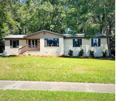 Photo of 2813 Longleaf Drive, Mobile, AL 36693 (MLS # 7665429) Photo of 2813 Longleaf Drive, Mobile, AL 36693 (MLS # 7665429)