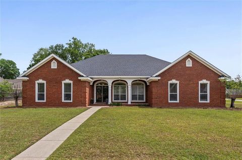 Photo of 6638 Lubarrett Way S, Mobile, AL 36695 (MLS # 7757123)