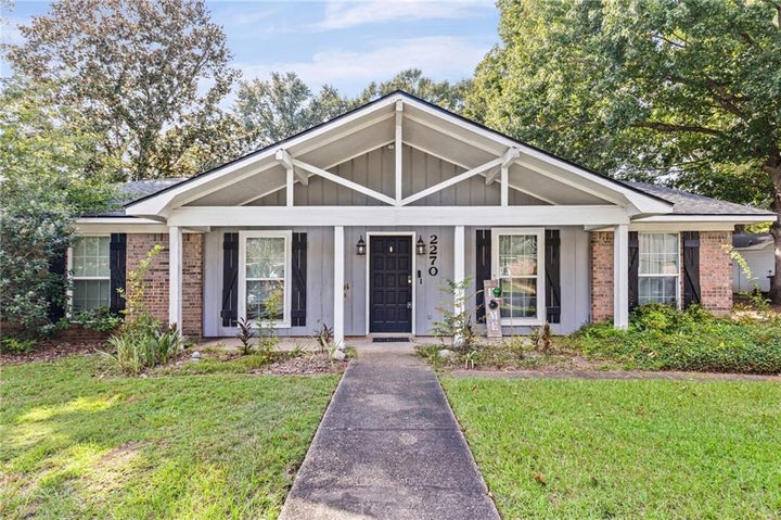 Photo 1 of 29 — 2270 Christopher Drive E, Mobile, AL 36609