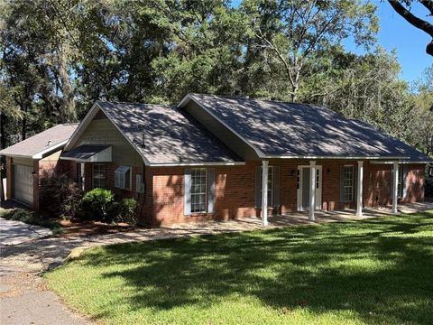Photo of 8090 Suzanne Way, Mobile, AL 36695 (MLS # 7669163)