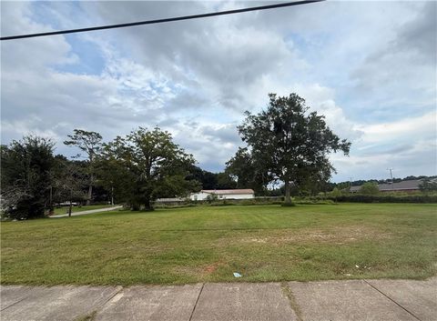Photo of 2753 Lartigue Avenue S, Mobile, AL 36605 (MLS # 7639412)