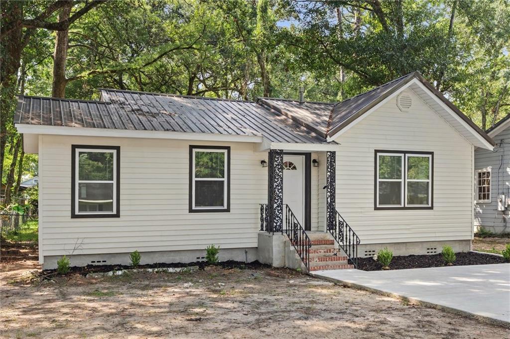 958 Cloverdale Drive - Photo 2