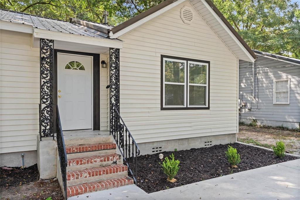 958 Cloverdale Drive - Photo 3