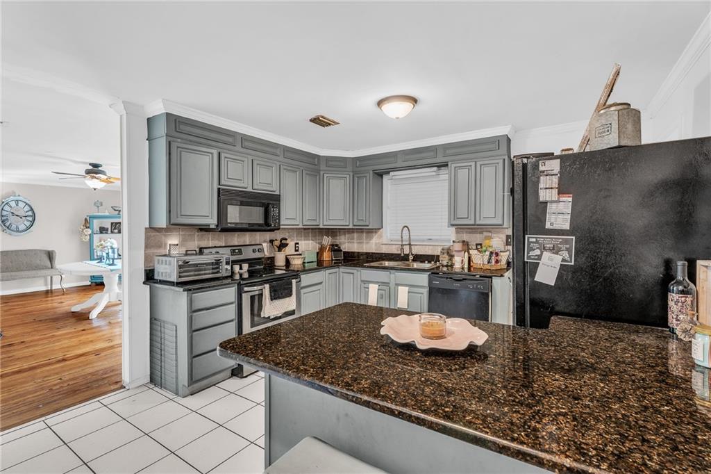 Fairhope, Alabama 36532, United States, 4 Bedrooms Bedrooms, ,3 BathroomsBathrooms,Residential,Pending,69807