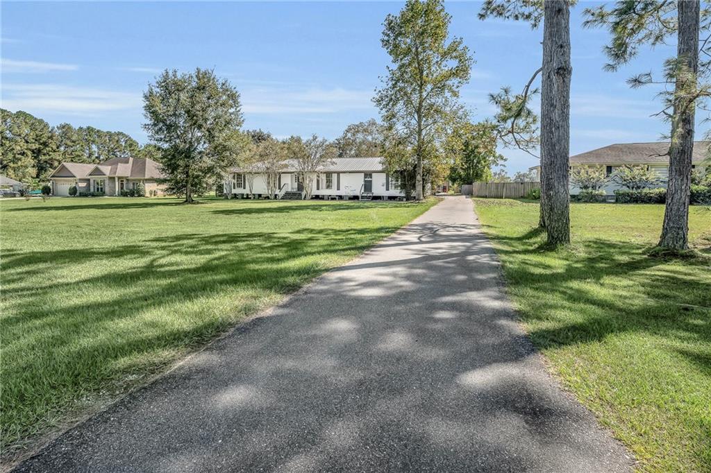 Fairhope, Alabama 36532, United States, 4 Bedrooms Bedrooms, ,3 BathroomsBathrooms,Residential,Pending,69807