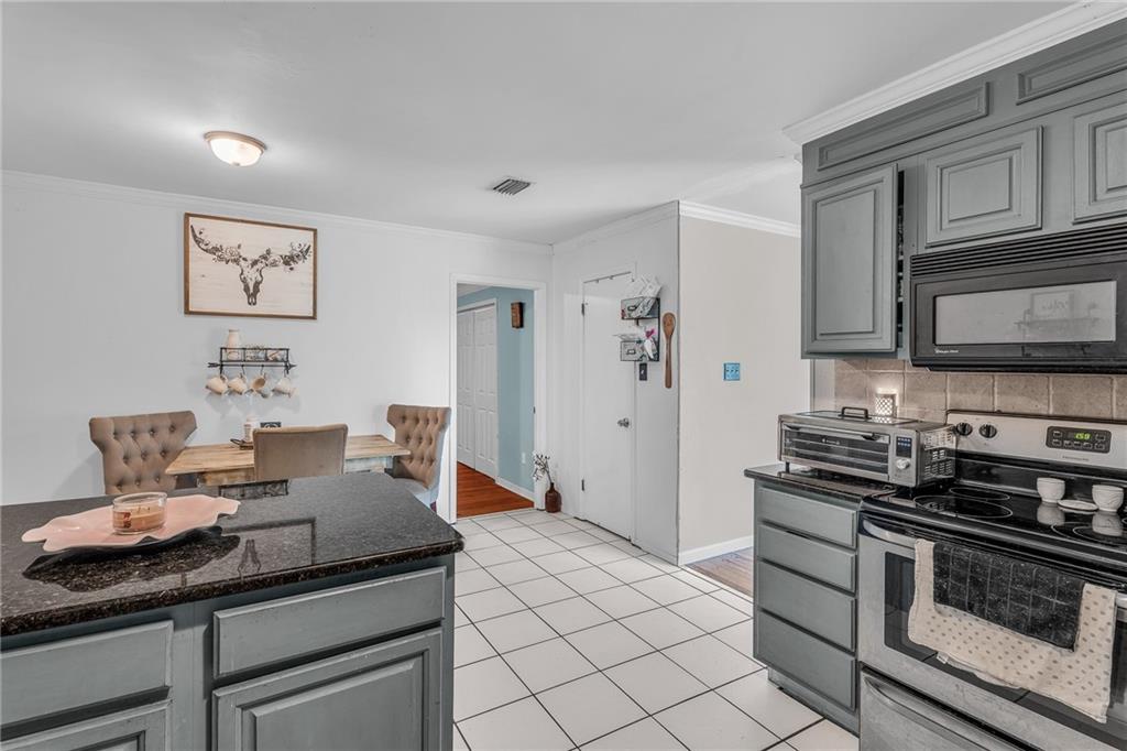 Fairhope, Alabama 36532, United States, 4 Bedrooms Bedrooms, ,3 BathroomsBathrooms,Residential,Pending,69807