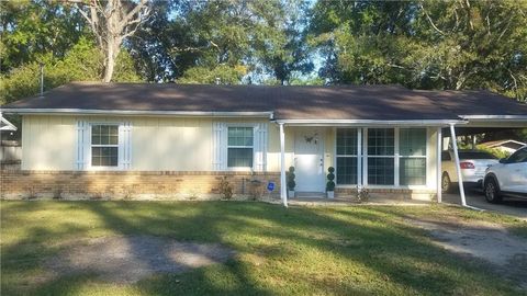 Photo of 1611 Darwood Drive, Mobile, AL 36605 (MLS # 7484385)