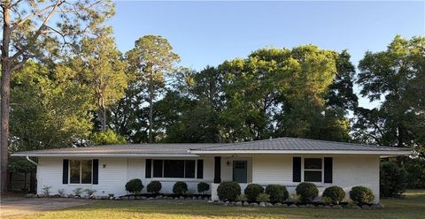 Photo of 1572 Hillandale Drive, Mobile, AL 36693 (MLS # 7755379)