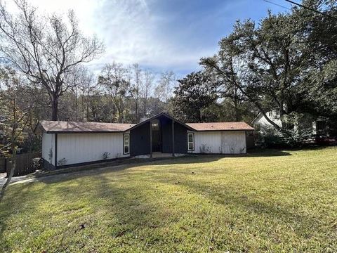 Photo of 7671 Creekwood Drive, Mobile, AL 36695 (MLS # 7692002)