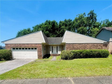 Photo of 2816 Gaslight Lane E, Mobile, AL 36695 (MLS # 7786080)