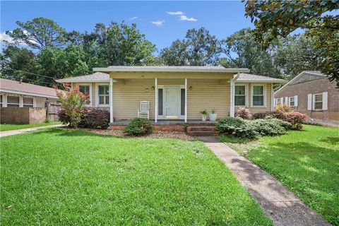 Photo of 25 Chadwick Drive W, Mobile, AL 36606 (MLS # 7632087)