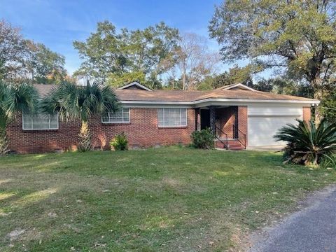 Photo of 2950 Riverside Drive, Mobile, AL 36605 (MLS # 7683289)
