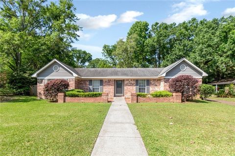 Photo of 1216 Edinburgh Court, Mobile, AL 36609 (MLS # 7757915)