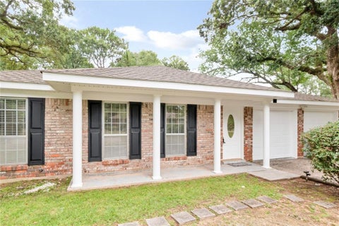 Photo of 5804 Long Meadow Road, Mobile, AL 36609 (MLS # 7804405)