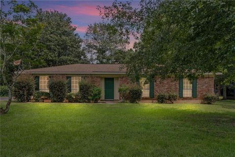 Photo of 7662 Ashley Court, Mobile, AL 36619 (MLS # 7625396) Photo of 7662 Ashley Court, Mobile, AL 36619 (MLS # 7625396)