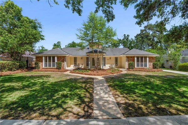 3724 CLARIDGE RD N, MOBILE, AL 36608 - Image 4bbf544f5abfb941b80efb7b6cc8b38b/3814578572