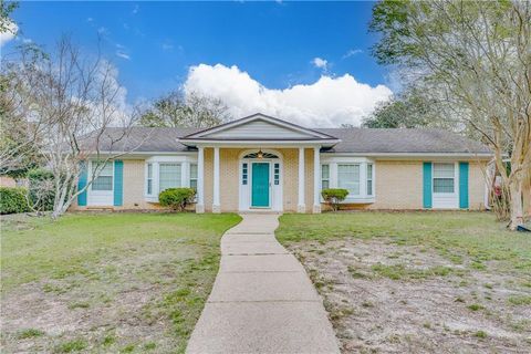Photo of 375 Bridle Path Way, Mobile, AL 36608 (MLS # 7723617)