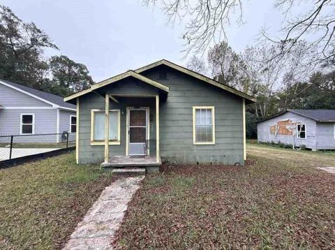 Photo of 2727 Josephine Street, Mobile, AL 36607 (MLS # 7690573)
