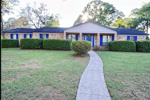 Photo of 3058 Yorkwood Road E, Mobile, AL 36693 (MLS # 7750143)
