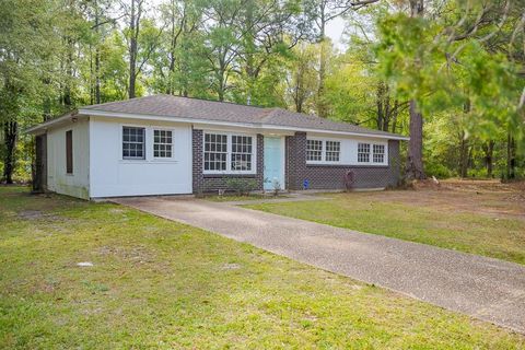 Photo of 1715 Alee Drive, Mobile, AL 36605 (MLS # 7743598)